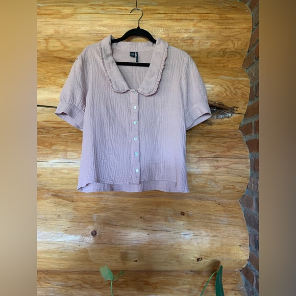 Collared Top - Picture 2 of 4